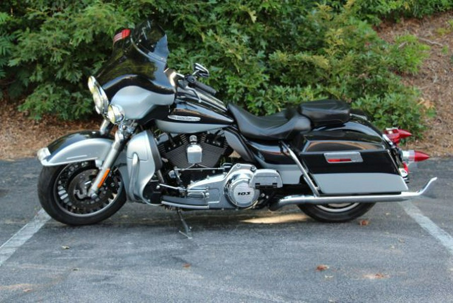 2013 Harley-Davidson® FLHTK