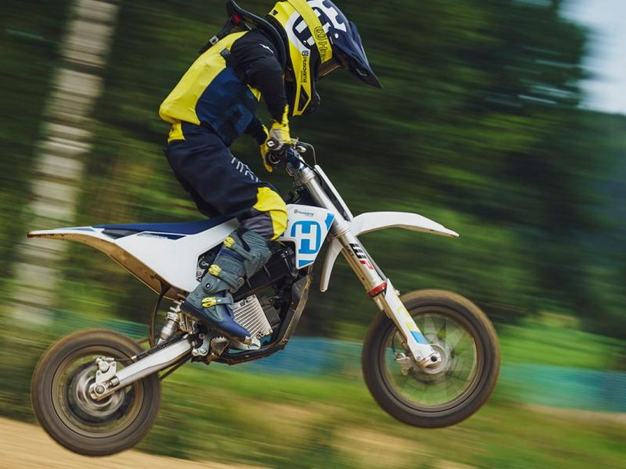 2024 Husqvarna® EE 5