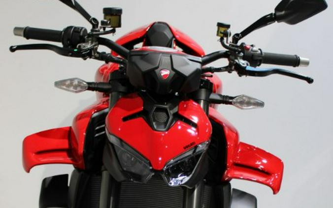 2026 Ducati Streetfighter V4