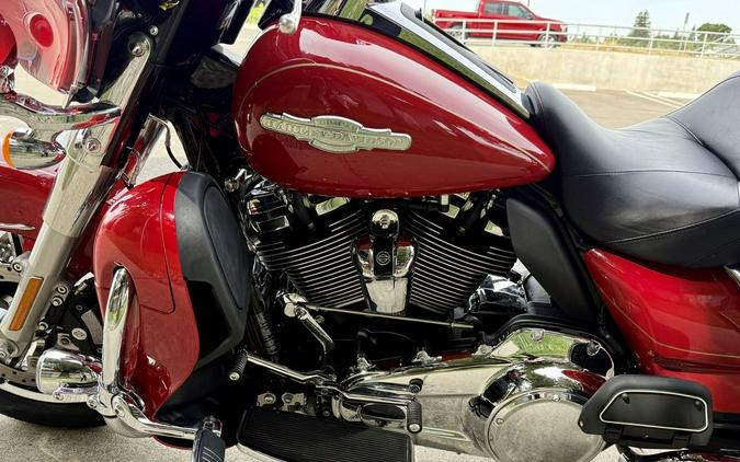 2018 Harley-Davidson® FLHTK