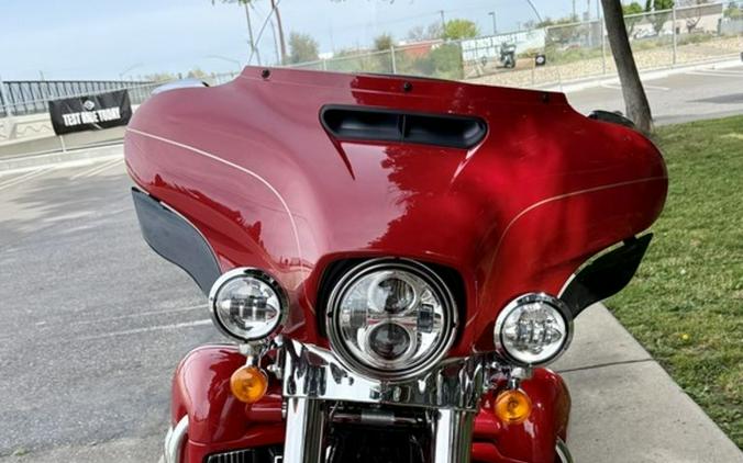 2018 Harley-Davidson® FLHTK