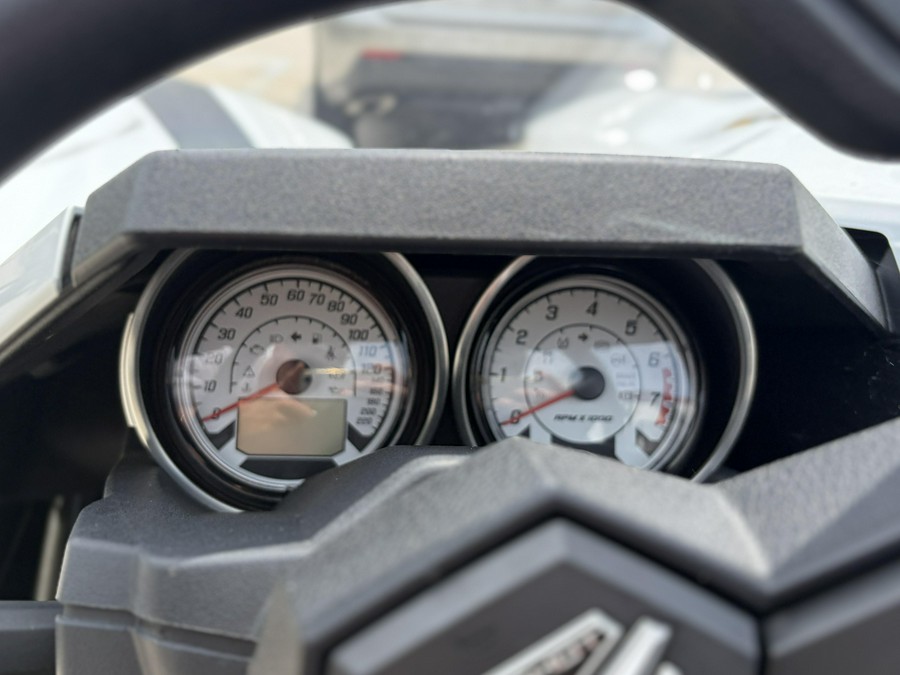 2019 Slingshot S 49ST WHITE LIGHTNING