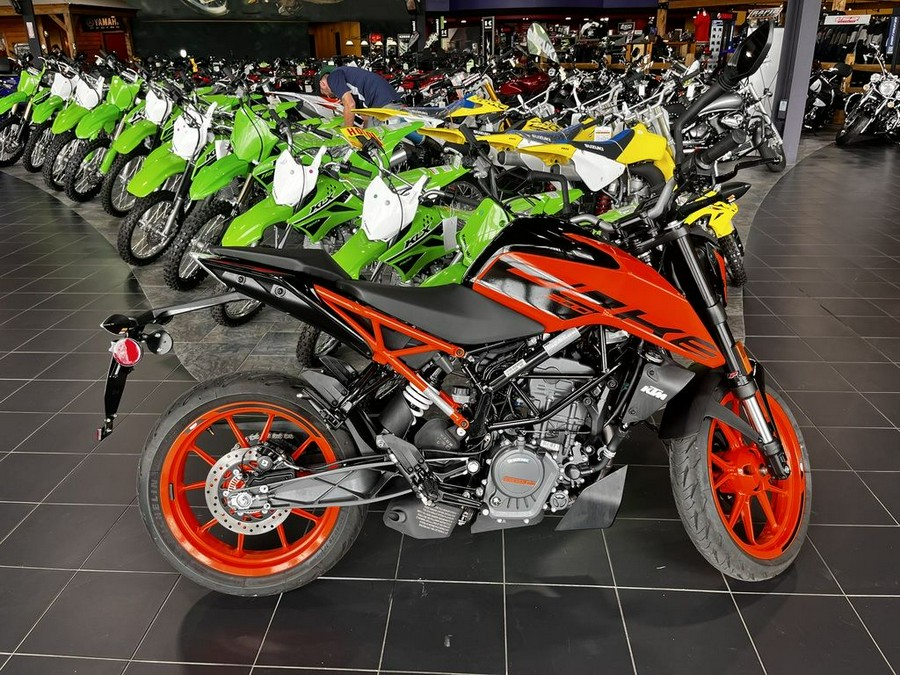 2023 KTM 200 Duke