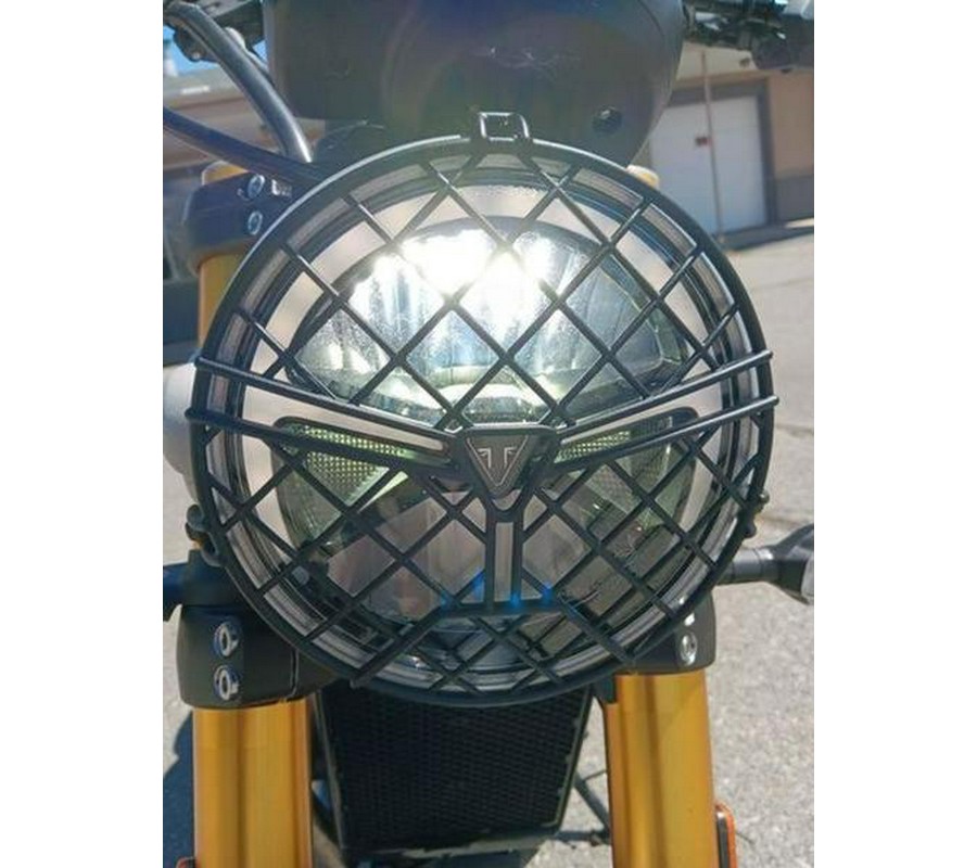 2025 Triumph Scrambler 400 X Carnival Red / Phantom Black