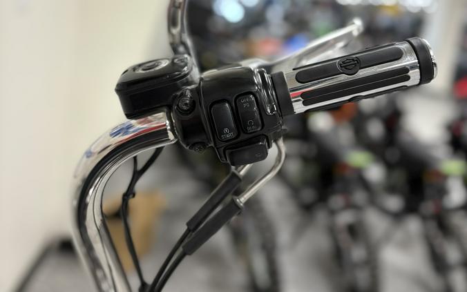 2007 Harley-Davidson® Dyna Wide Glide® - UO4221