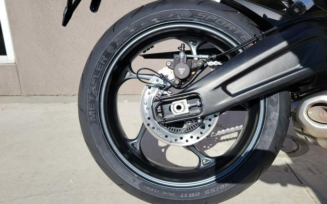 2026 Triumph Daytona 660 Cosmic Yellow / Sapphire Black