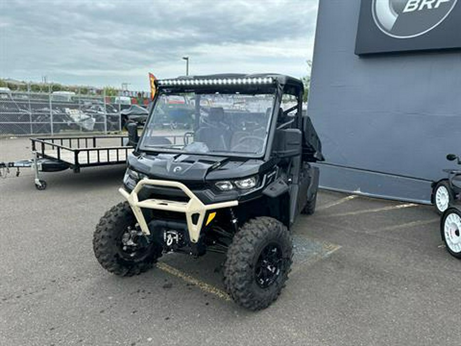 2024 Can-Am Defender Pro XT