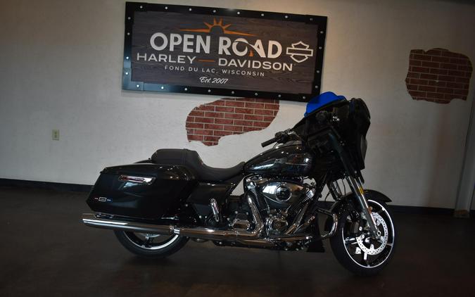2026 Harley-Davidson® Street Glide® Midnight Ember Chrome Trim