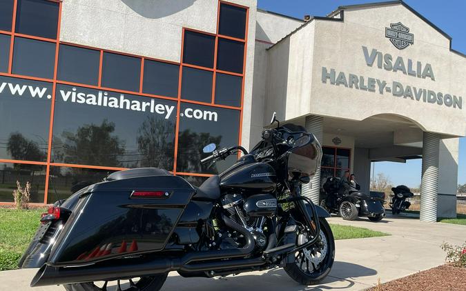 FLTRXS 2019 Road Glide® Special