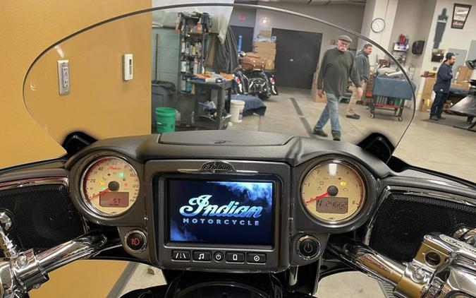 2017 Indian Roadmaster Steel Gray Over Thunder Black