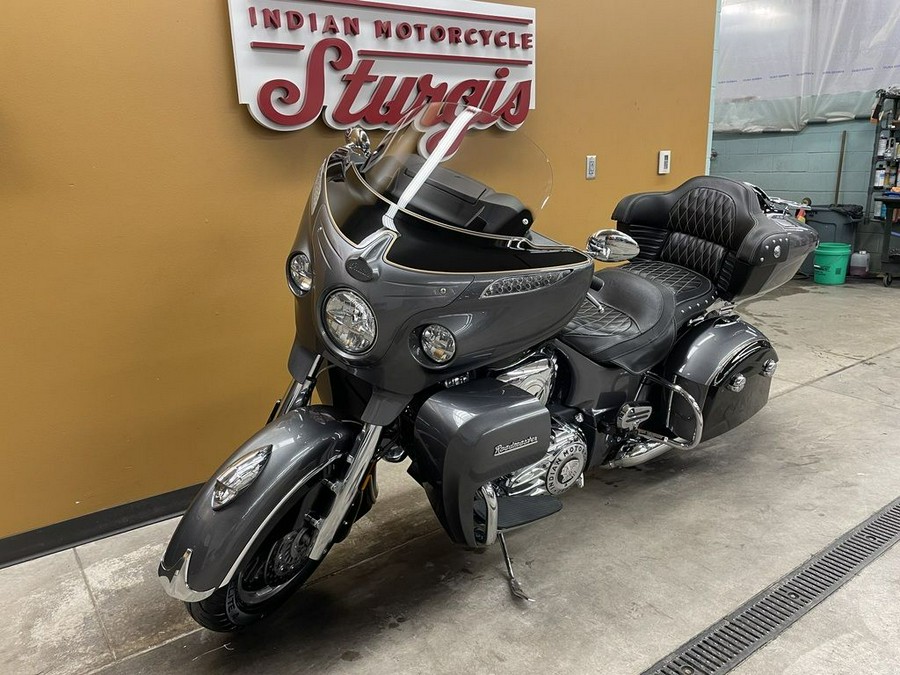 2017 Indian Motorcycle® Roadmaster® Steel Gray Over Thunder Black