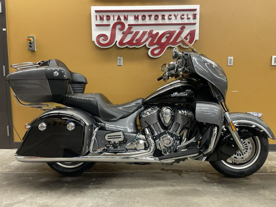 2017 Indian Motorcycle® Roadmaster® Steel Gray Over Thunder Black