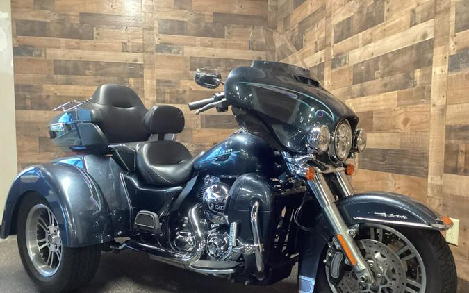 2015 Harley-Davidson Tri Glide Ultra Black Magic FLHTCUTG