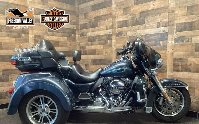 2015 Harley-Davidson Tri Glide Ultra Black Magic FLHTCUTG