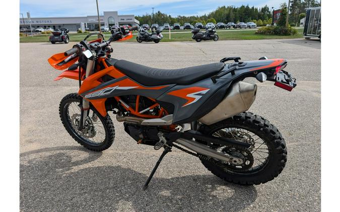 2022 KTM 690 ENDURO R