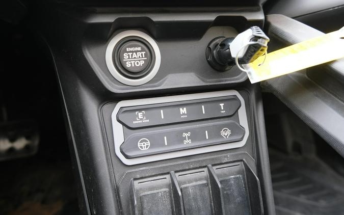 2024 CAN-AM MAVERICK R 999T DCT