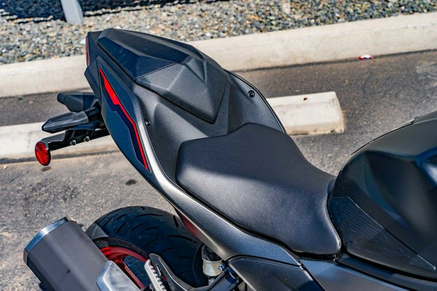 2025 Kawasaki Z500 SE ABS