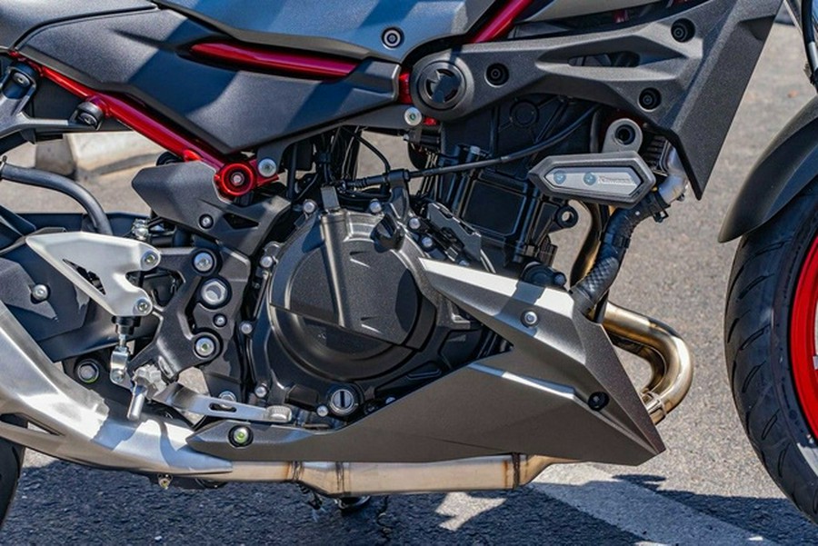 2025 Kawasaki Z500 SE ABS