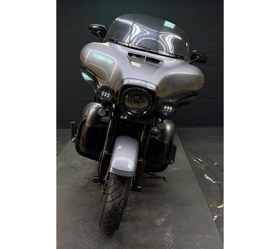 Harley-Davidson® CVO™ Limited 2020 FLHTKSE GRAY