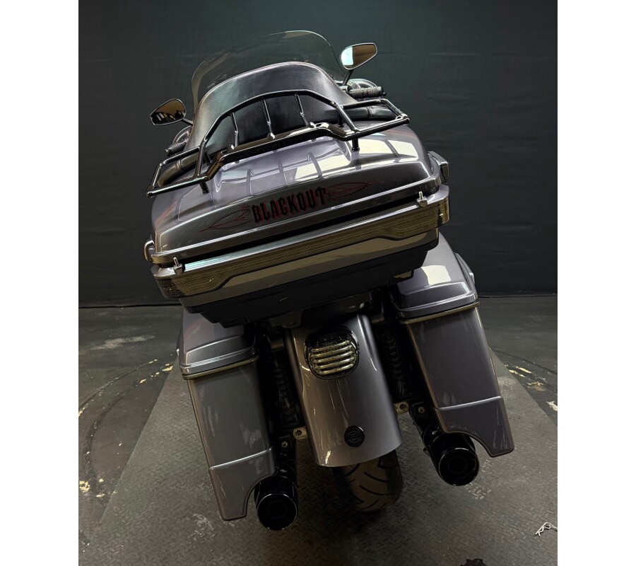 Harley-Davidson® CVO™ Limited 2020 FLHTKSE GRAY