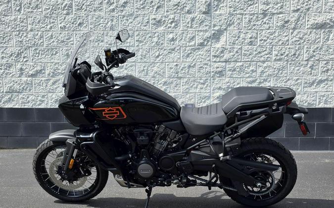 2026 Harley-Davidson® Pan America® 1250 Special Vivid Black Black Laced Wheels + ADR