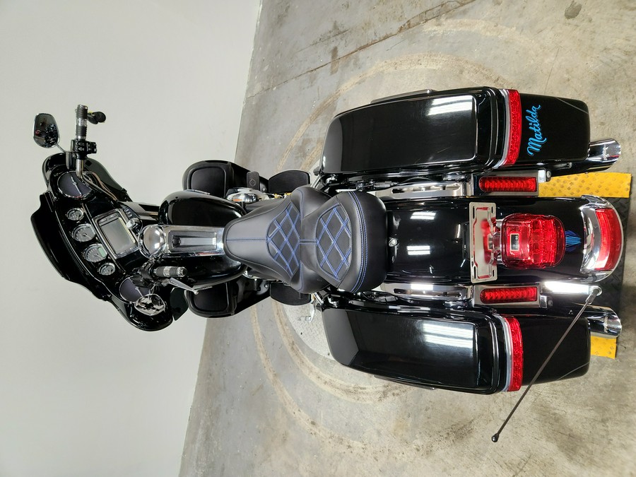 2016 Harley-Davidson® Ultra Limited - FP8813