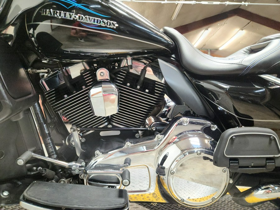2016 Harley-Davidson® Ultra Limited - FP8813