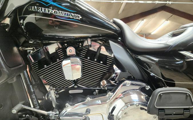 2016 Harley-Davidson® Ultra Limited - FP8813