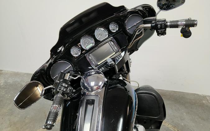 2016 Harley-Davidson® Ultra Limited - FP8813