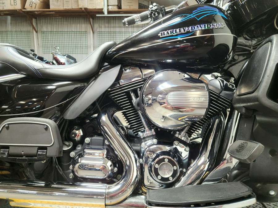 2016 Harley-Davidson® Ultra Limited - FP8813
