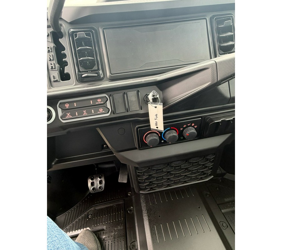 2027 Can-Am Defender XU XT CAB HD10