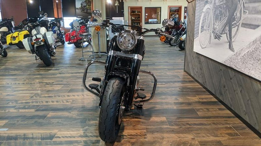 2021 Harley-Davidson® FLSL - Softail Slim®