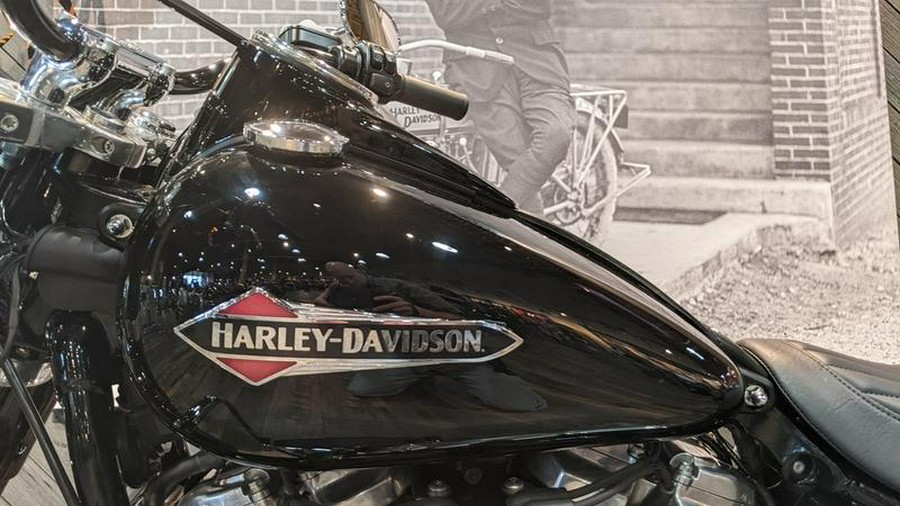 2021 Harley-Davidson® FLSL - Softail Slim®