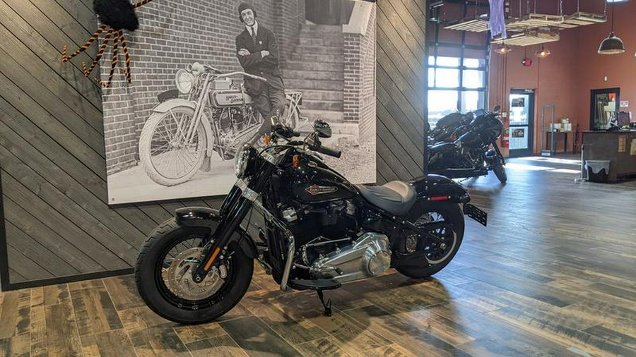 2021 Harley-Davidson® FLSL - Softail Slim®