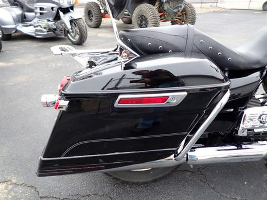 2017 Harley-Davidson Road King®