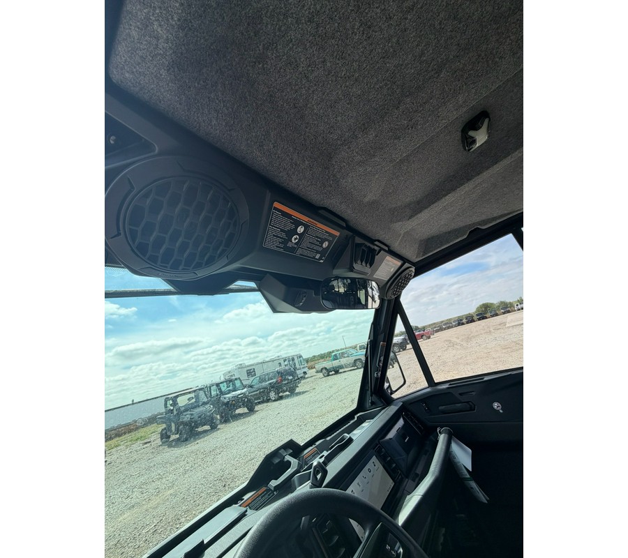 2027 Can-Am Defender XU MAX Limited HD11