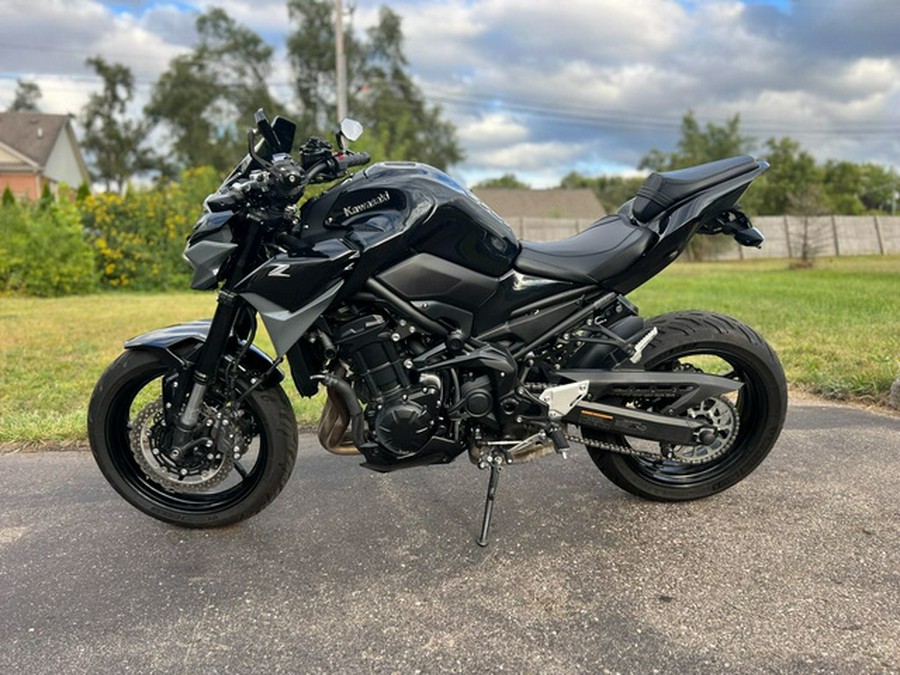 2024 Kawasaki Z900 ABS Metallic Spark Black/Metallic Matte Dark