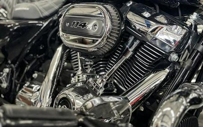 2023 Harley-Davidson® Street Glide - UO2850