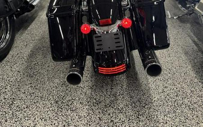 2023 Harley-Davidson® Street Glide - UO2850