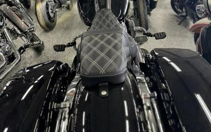 2023 Harley-Davidson® Street Glide - UO2850