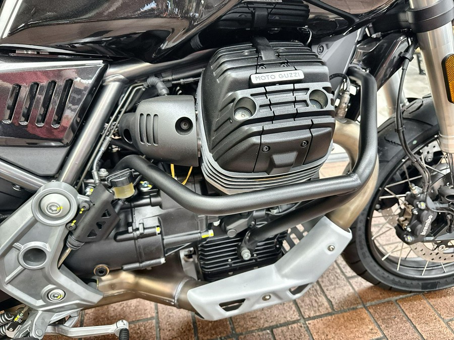 2023 MOTO GUZZI V85 TT ADVENTURE GUARDIA D'ONORE