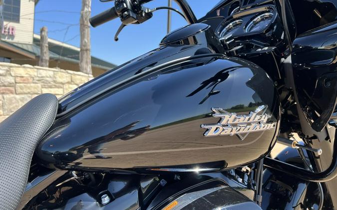 2024 Harley-Davidson Road Glide 3 Vivid Black - Black Finish