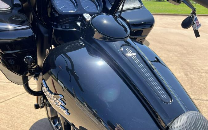 2024 Harley-Davidson Road Glide 3 Vivid Black - Black Finish