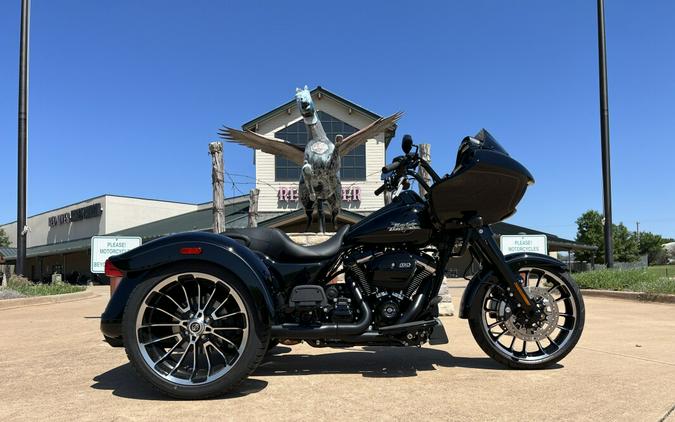 2024 Harley-Davidson Road Glide 3 Vivid Black - Black Finish