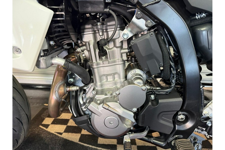 2025 Suzuki DR-Z 4SM