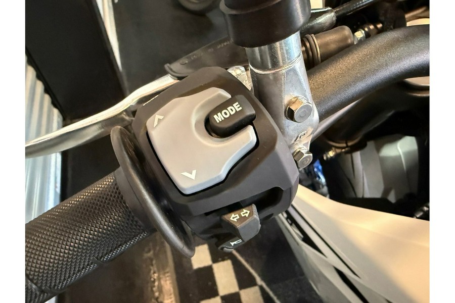 2025 Suzuki DR-Z 4SM