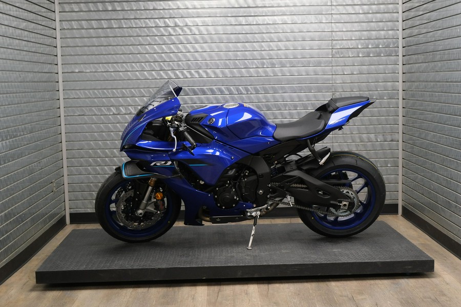 2026 YAMAHA YZFR1
