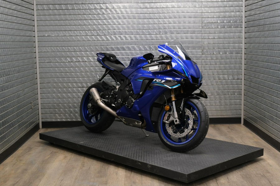 2026 YAMAHA YZFR1