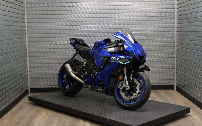 2026 YAMAHA YZFR1