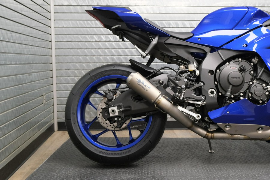 2026 YAMAHA YZFR1